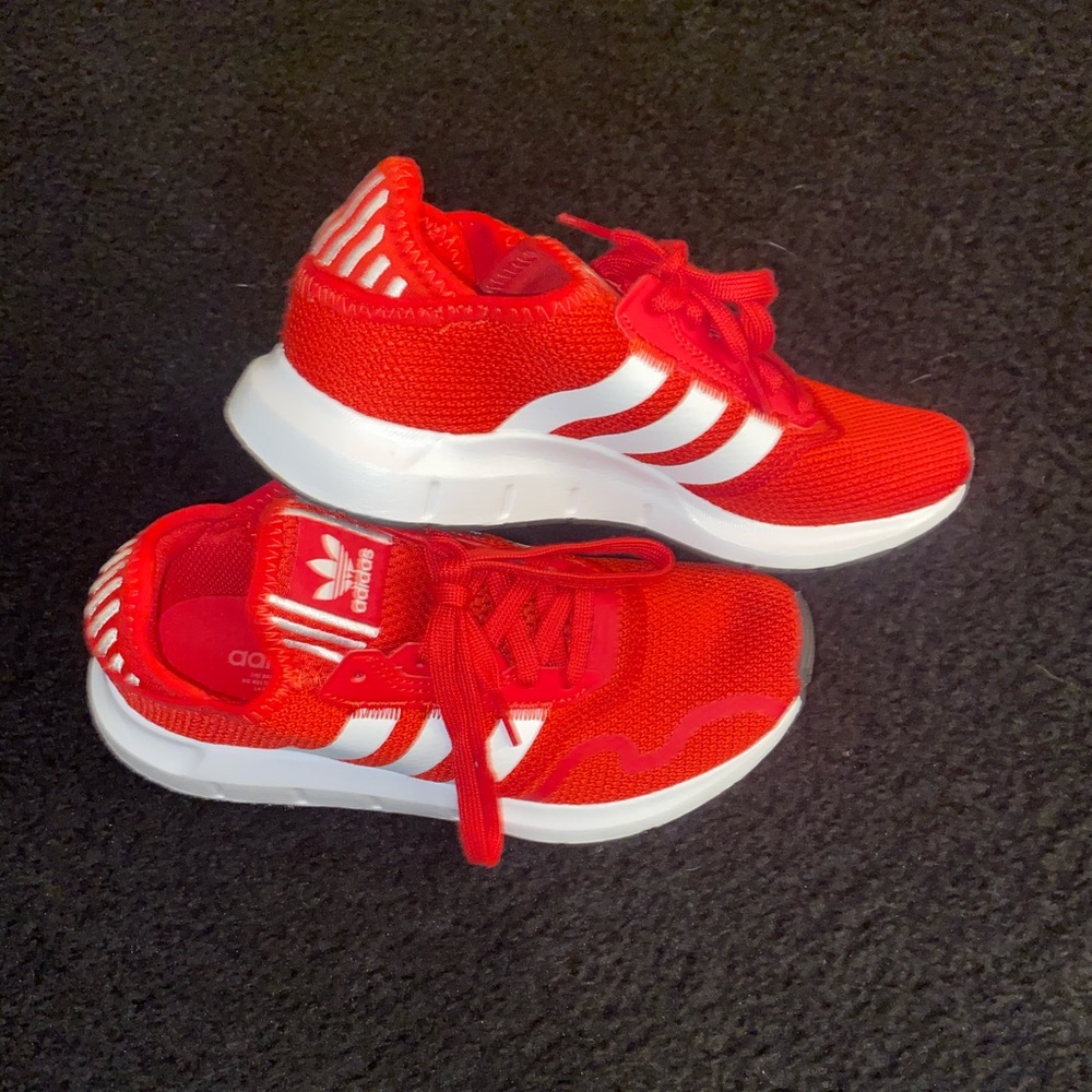 Youth Adidas tennis shoes